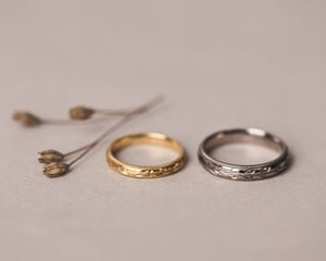 Image of 18ct White gold 4mm ‘Olive leaf’ and milled edge engraved ring