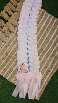 Image 3 of Pearl Graduation Lei *
