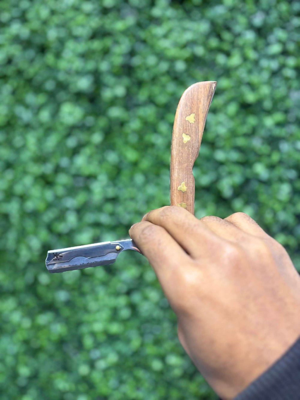 Image of Wooden Handle Silver Razor