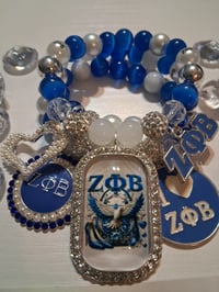 She blue and white