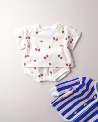 Image 5 of T-SHIRT LOU - illustration petites fraises | Coton biologique