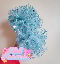 Blue shredded pearls