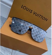 LV Black & Printed glasses