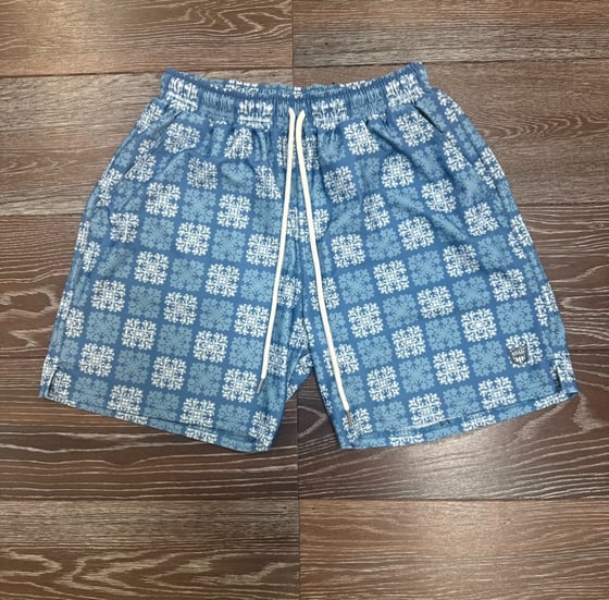 Image of LOKAHI MEN'S DRI FIT SHORTS BLU