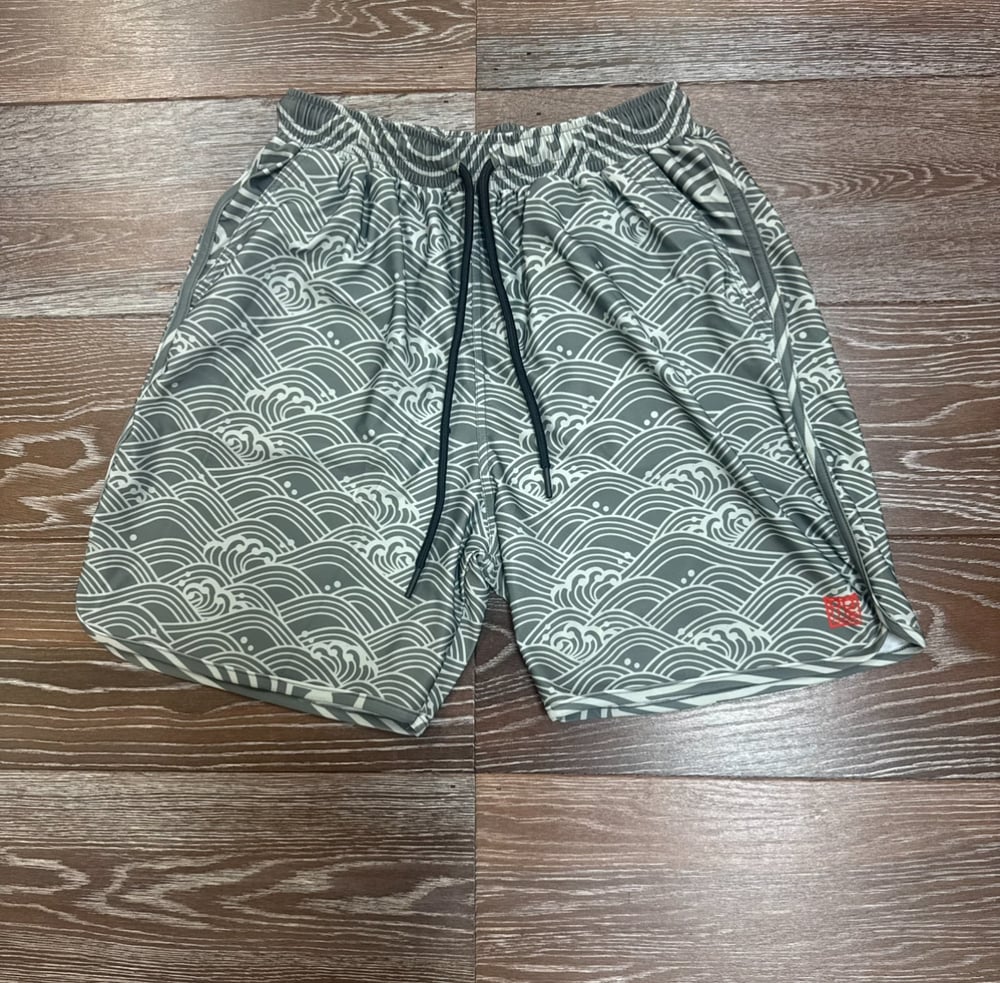 Image of SEIGAIHA MEN'S DRI FIT SHORTS GRY