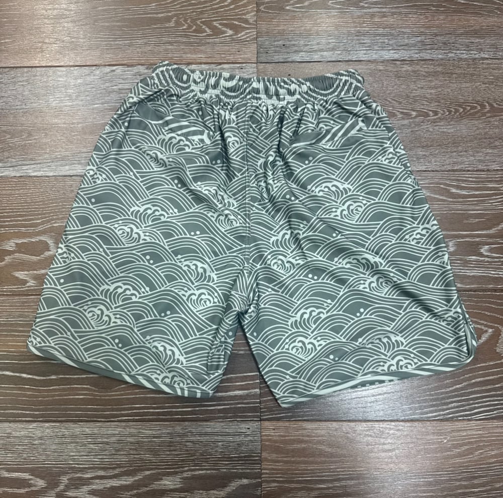 Image of SEIGAIHA MEN'S DRI FIT SHORTS GRY