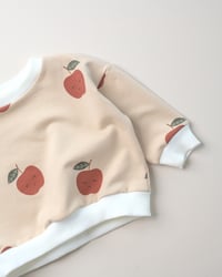 Image 2 of SWEAT CHARLIE - illustration pommes | Certifié Oeko-Tex