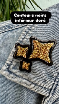 Image 2 of Broche Halliwell