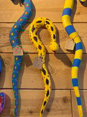 Image of Yellow medium snake 