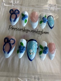 Image 1 of BLUEBERRY BLISS