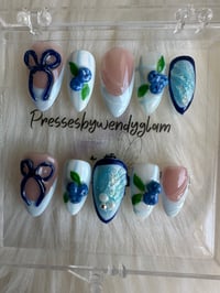 Image 2 of BLUEBERRY BLISS