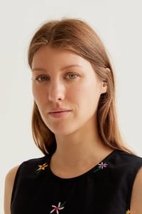 Image 5 of Top de tirantes con estampado Black Gardener Flowers