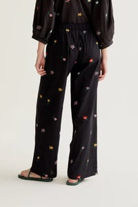 Image 1 of Pantalón  con estampado Black Gardener Flowers
