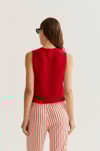 Image 2 of Top chaleco punto rojo