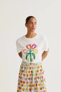 Image 2 of  Camiseta con bordado de tulipanes