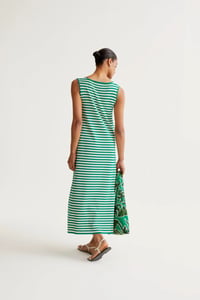 Image 2 of Vestido largo con estampado de rayas verde