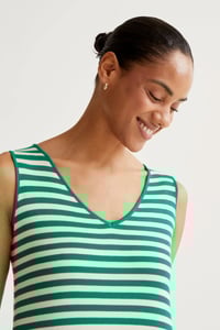 Image 3 of Vestido largo con estampado de rayas verde