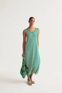 Image 1 of Vestido largo con estampado de rayas verde