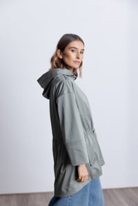 Image 6 of TRENCH VERDE AGUA BMB