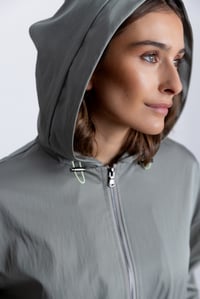 Image 3 of TRENCH VERDE AGUA BMB