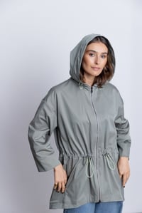 Image 5 of TRENCH VERDE AGUA BMB