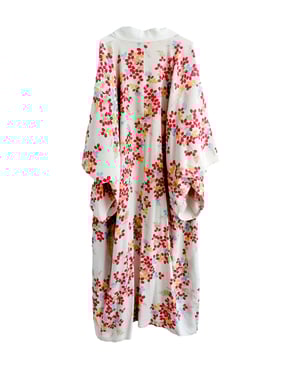 Image of Kimono dame af sandfarvet silke m. berberis blade / 'Too Fairy..'