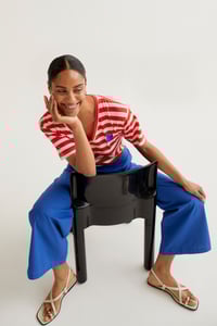 Image 5 of Camiseta rayas rojo y blanco con bordado de corazón azul