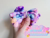 Handtied Eggs Bow