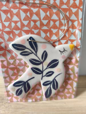 Image of   Petit oiseau à suspendre feuillage noir 