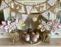 Image 2 of Rustic Easter Cupcakes - set of three - Easter Daisies