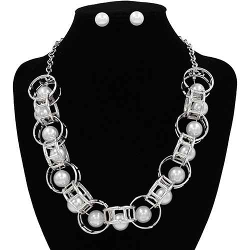 Image of Silver/Pearl Necklace 