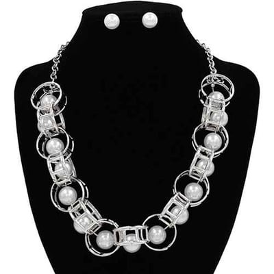 Image of Silver/Pearl Necklace 
