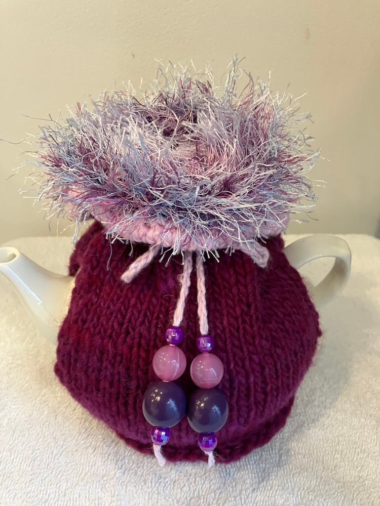 Image of small DEEP CERISE Go On! tea cosie