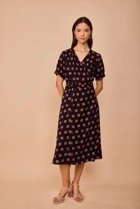 Image 1 of Vestido lirios fondo negro