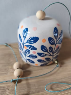 Image of   Cloche à suspendre feuillage bleu 