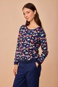 Image 3 of Sudadera pájaros fondo azul vintage