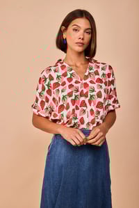Image 3 of Blusa fresas