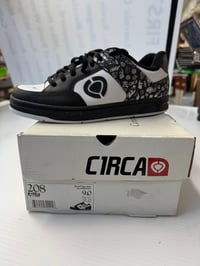 Image 2 of vintage Circa 208 size 9