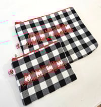 Image 1 of Monedero o neceser bordado  En mi alma suenan chácaras y tambores