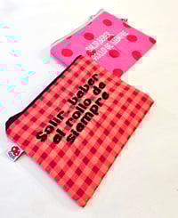 Image 1 of Monedero o neceser bordado Salir, beber, el rollo de siempre