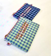 Image 1 of Monedero o neceser bordado   Viva yo misma y mi carisma