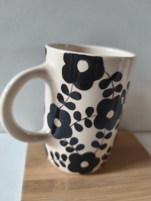 Image of   Grande tasse anse feuillage noir 