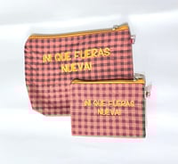 Image 2 of Monedero o neceser bordado Ni que fueras nueva