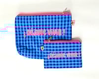 Image 1 of Monedero o neceser bordado   ¡Déjame vivir!