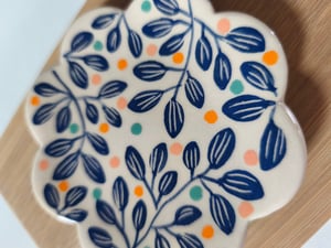 Image of Coupelle fleur feuillage bleu et pois