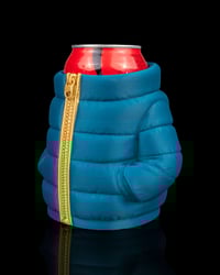 Image 5 of 🧥🥤 Puffer Jacket Can Holder – Cozy Style, Cool Performance