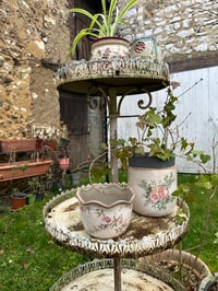 Image 5 of Pot de fleurs bords vaguelettes 