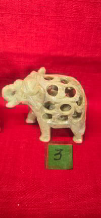 Image 4 of Éléphant vintage sculptée à la main en stéatite, avec bébé à l'intérieur - Lot de 3 #1