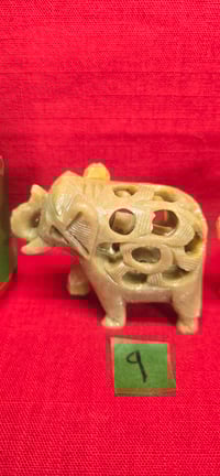 Image 2 of Éléphant vintage sculptée à la main en stéatite, avec bébé à l'intérieur - Lot de 2 #2