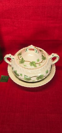 Image 1 of Sucrier en porcelaine motif lierre – Avec couvercle et assiette assortie Royal Gadroon